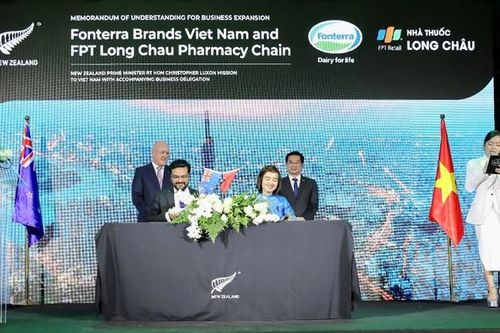 Anlene cùng Chuỗi nhà thuốc FPT Long Châu cam kết chung tay nâng cao chăm sóc sức khỏe cộng đồng