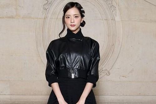 Chỉ mới 2 tháng đầu năm, các ngôi sao đình đám đã đại náo giới thời trang