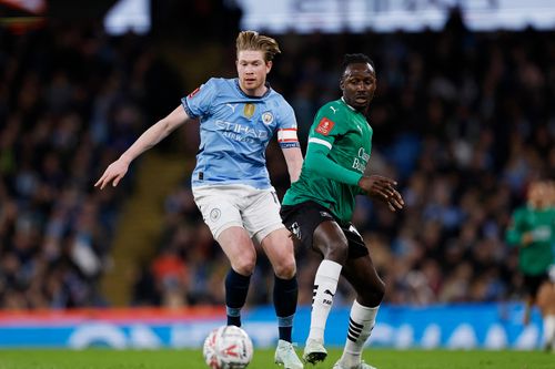Lương của De Bruyne sắp giảm mạnh