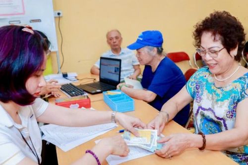 Nhiều trường hợp nghỉ hưu sớm năm 2025 không bị trừ tỷ lệ hưởng lương hưu