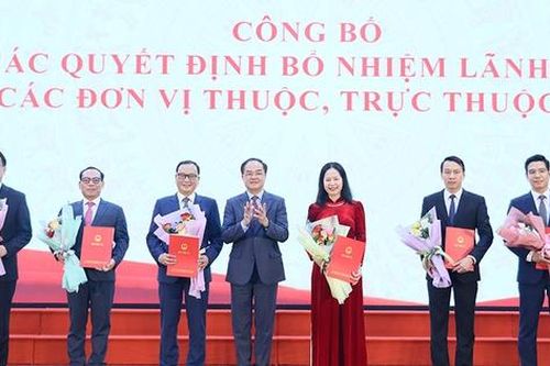 Bộ Nội vụ công bố các Quyết định bổ nhiệm Thứ trưởng, lãnh đạo các đơn vị thuộc, trực thuộc Bộ