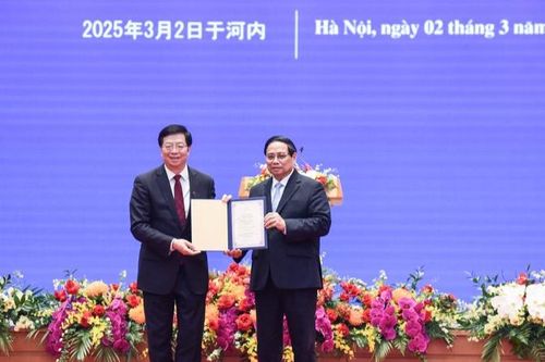 Trao tặng Danh hiệu 'Giáo sư danh dự' Đại học Thanh Hoa cho Thủ tướng Chính phủ Phạm Minh Chính
