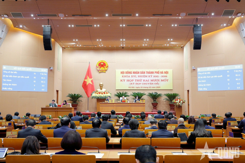 Sắp xếp lại tổ chức bộ máy: Địa phương 'vừa chạy vừa xếp hàng'
