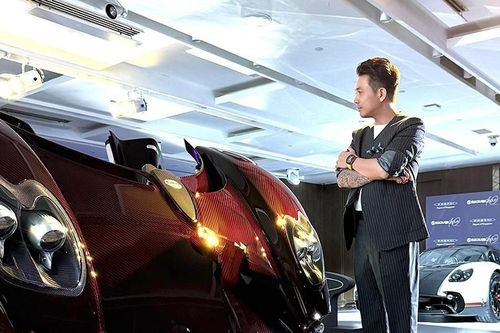 Minh Nhựa dắt vợ đi 'xem mắt' Pagani Utopia Roadster giá 378 tỷ