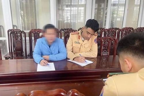 Xử lý tài xế dán băng keo thay đổi biển số xe ô tô