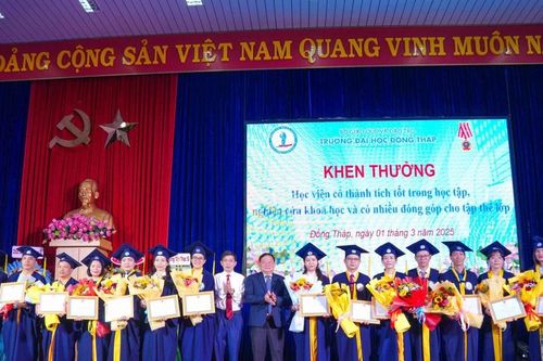 Trường Đại học Đồng Tháp trao bằng cho 346 tân thạc sĩ