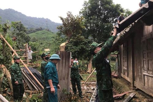 Thắm tình quân dân trên biên giới Bát Mọt
