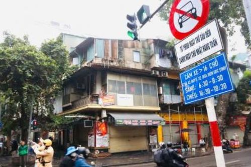 Tín hiệu tích cực trong những ngày đầu cấm xe 16 chỗ trên phố cổ Hà Nội
