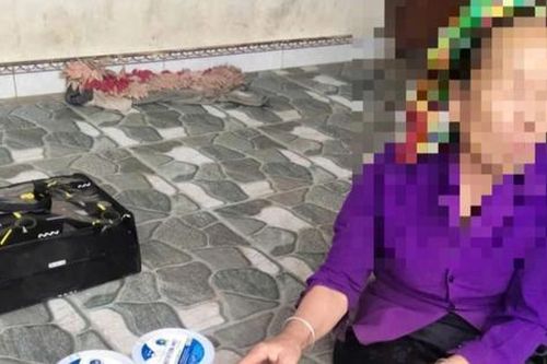 Công an vào cuộc vụ nhóm người bán sữa 'lạ' giá cao