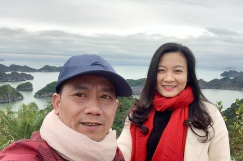 Chuyện tình 'đôi đũa lệch' của con trai NSND Trần Nhượng và vợ xinh như hoa hậu