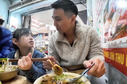 Khách Nhật ăn thường xuyên 1 món ở Hà Nội, nói thích hơn phở và bún bò