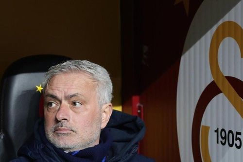 Mourinho bất ngờ được giảm mạnh án phạt, Galatasaray thêm bức xúc