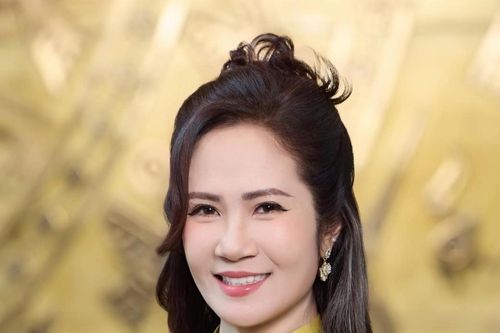 Giám đốc Nhà hát Tuổi trẻ nói về quyết định nghỉ việc của NSƯT Nguyệt Hằng
