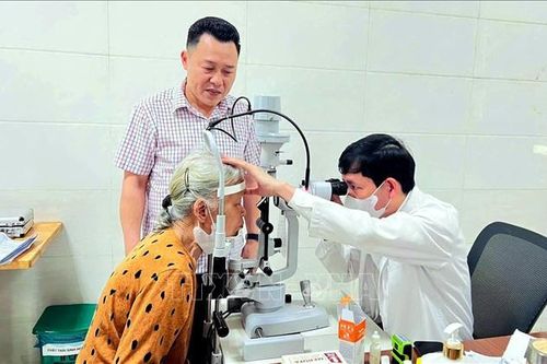 'Bàn tay vàng' mang lại ánh sáng cho người bệnh