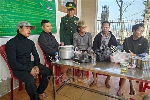 Kịp thời cứu 5 thuyền viên tàu cá bị chìm, còn một người mất tích
