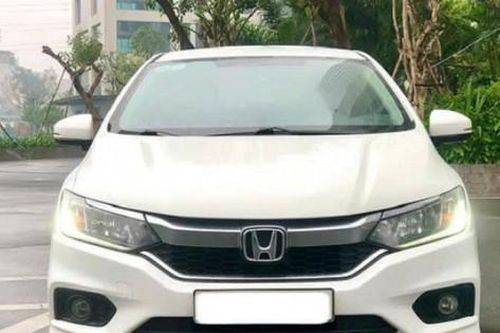Nên mua KIA Soluto hay Honda City 2018 cũ?