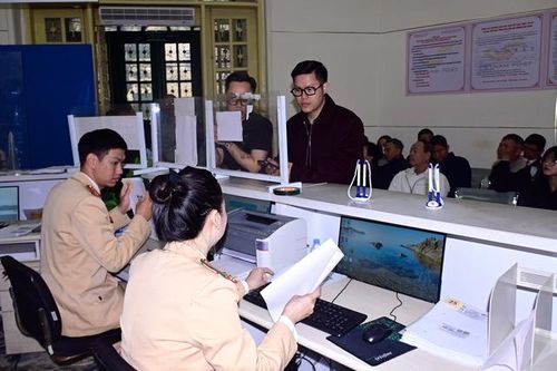 Hải Phòng: Người dân yên tâm chờ cấp giấy phép lái xe mới