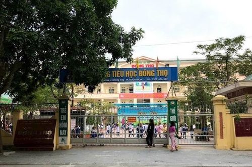 'Cắt xén' tiền ăn bán trú của học sinh, cựu hiệu trưởng bị khởi tố, đình chỉ công tác