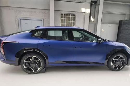 Kia EV4 trình làng: Thiết kế ấn tượng, công suất 201 mã lực, phạm vi hoạt động 590 km/lần sạc