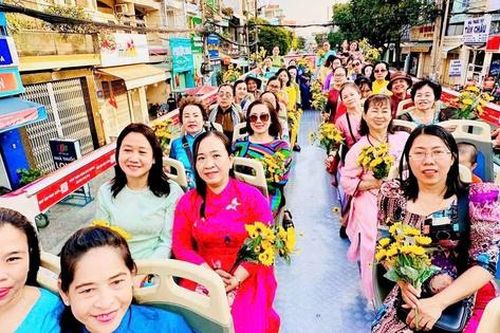 Các cấp Hội TPHCM đa dạng hoạt động hưởng ứng 'Tuần lễ Áo dài' 2025