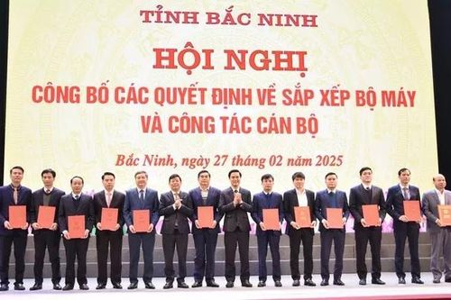 Nhân sự địa phương: Nhiều tỉnh công bố nhân sự hoạt động theo mô hình mới