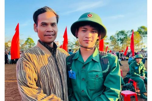Màu xanh áo lính
