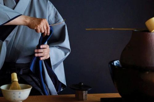 Câu chuyện của những bát trà