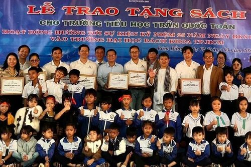 Mang tri thức, nuôi dưỡng ước mơ cho học sinh Lâm Đồng