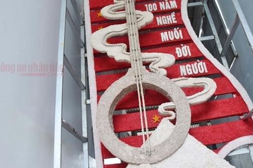 Độc đáo cây đàn kìm bằng muối tại Bạc Liêu