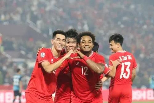 Loạt ngôi sao đội tuyển Việt Nam sắp đối đầu Man Utd?