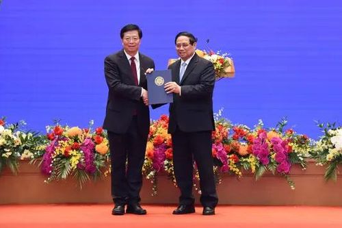 Thủ tướng tiếp Bí thư Đảng ủy Đại học Thanh Hoa, Trung Quốc