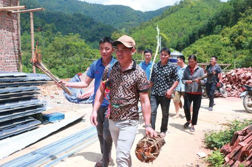 Tục vào nhà mới của người Dao Đỏ