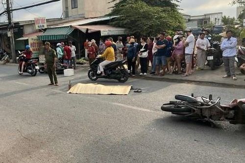Xe máy trượt ngã xuống đường rồi va vào xe khác, một người tử vong
