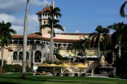Phi cơ Mỹ chặn 3 máy bay lạ xâm phạm không phận khu nghỉ dưỡng của ông Trump