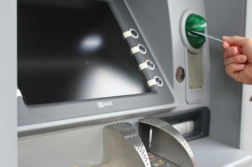 Không may bị nuốt thẻ ATM, đây là cách lấy lại dễ dàng, không mất nhiều thời gian chờ đợi