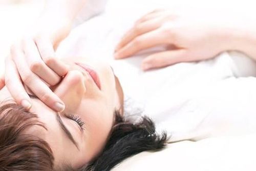 Ai dễ mắc chứng ngưng thở khi ngủ, cách xử trí đúng