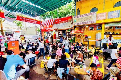 Nhiều điểm phục vụ uống cà phê miễn phí tại Lễ hội cà phê Buôn Ma Thuột