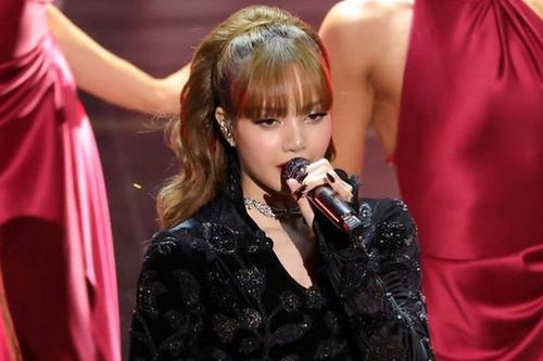 Lisa Blackpink ghi điểm tại Oscars 2025: Màn trình diễn được vỗ tay nóng