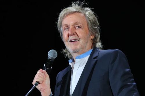 Paul McCartney viết sách về ban nhạc của mình