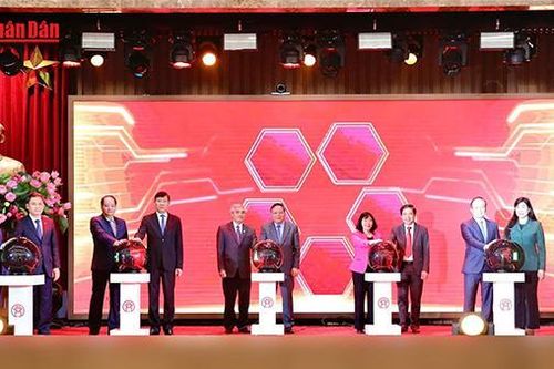 Hà Nội khai trương các ứng dụng chuyển đổi số