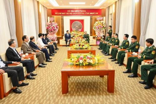 Lãnh đạo tỉnh Nghệ An thăm, chúc mừng cán bộ, chiến sĩ Bộ đội Biên phòng tỉnh