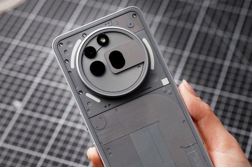 Săm soi điện thoại Android bị chê 'xấu xí' nhất mọi thời đại