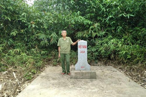 Cả cuộc đời tự nguyện bảo vệ cột mốc biên giới