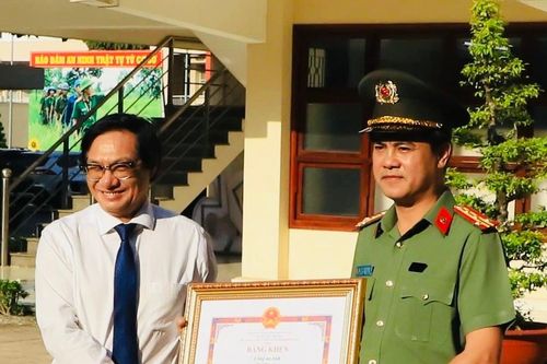 Công an tỉnh Đồng Nai khen thưởng tập thể, cá nhân triệt phá đường dây lừa đảo công nghệ cao
