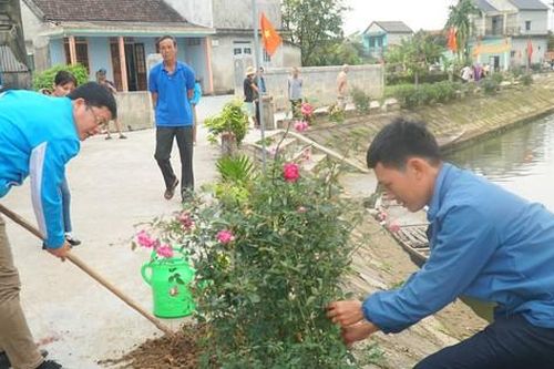 Tuổi trẻ Huế đồng loạt ra quân ngày Chủ nhật xanh