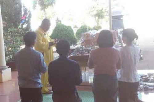 Lập lễ mời thầy cúng bái trong trường học: Hiệu trưởng nói vì cả nể bác bảo vệ