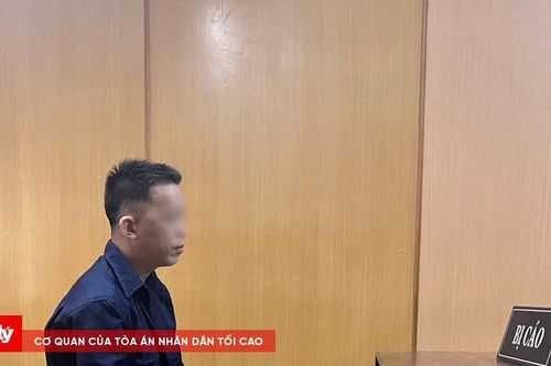 Đâm nhiều nhát vào người đàn ông lạ trong nhà vì ghen tuông