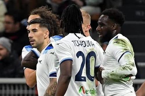 Thua đau Lazio phút 90+8, AC Milan xa dần top 4