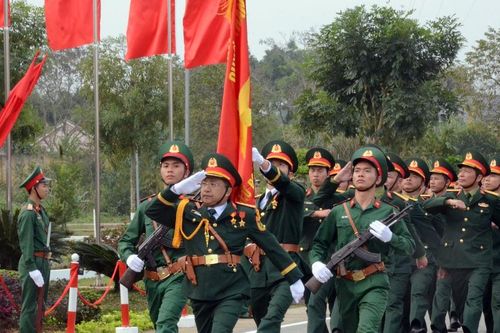 Lữ đoàn Xe tăng 215 phát động đợt thi đua cao điểm 'Thần tốc - Quyết thắng'
