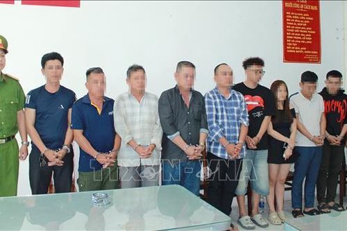 Bắt khẩn cấp 9 người khiêng 'quan tài' diễu phố gây bức xúc dư luận